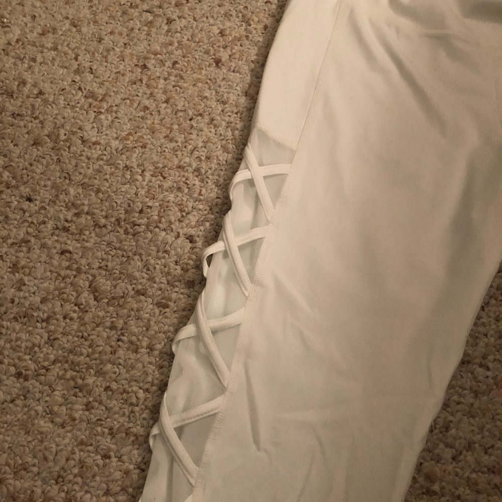 White activewear leggings